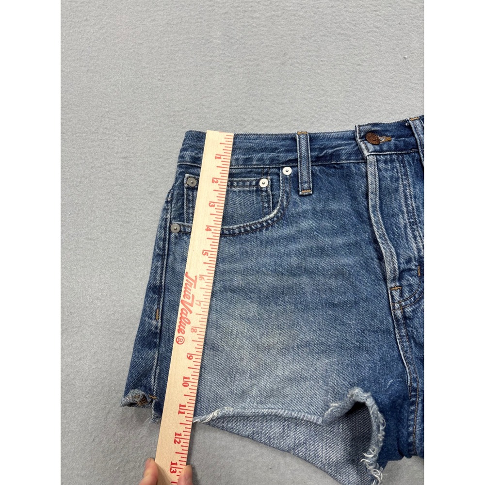 Madewell Relaxed Denim Shorts Womens Size 26 Blue Wash Distressed Raw Hem - Picture 11 of 13